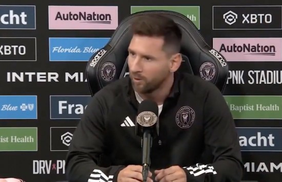 Messi hablando otro idioma por primera vez